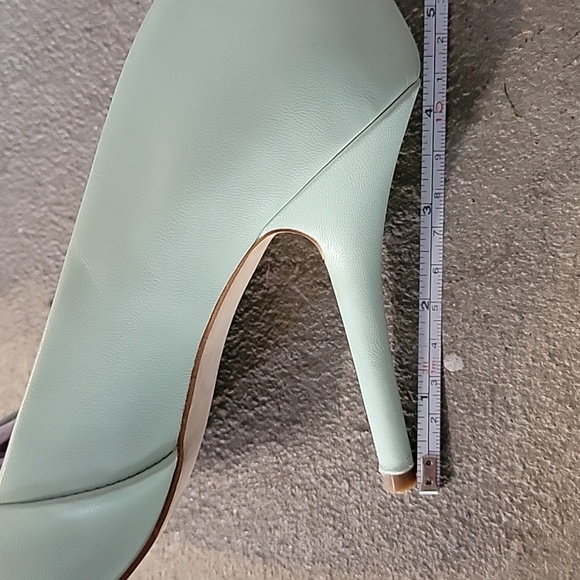 BCBG Generation peep toe pumps - Picture 9 of 9